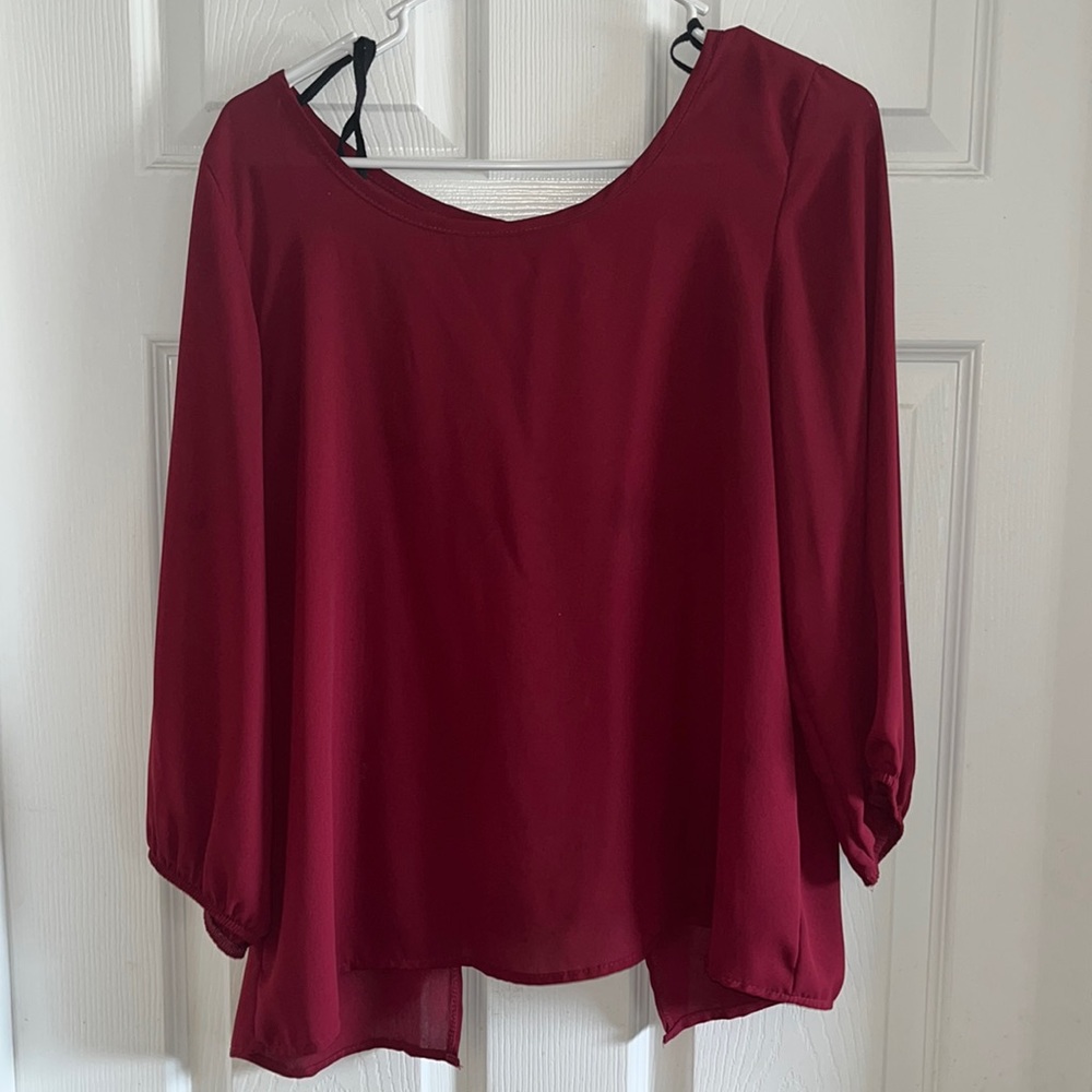 Blouse with fancy back